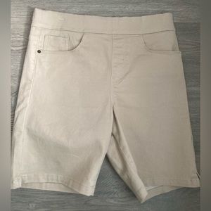 DKNY khaki elastic waist women’s  Bermuda shorts size medium